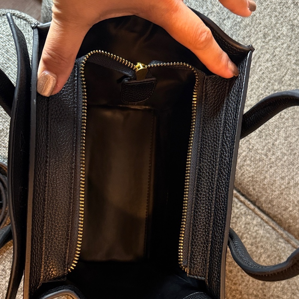 Elegant Black Handbag/Satchel - Picture 8 of 16